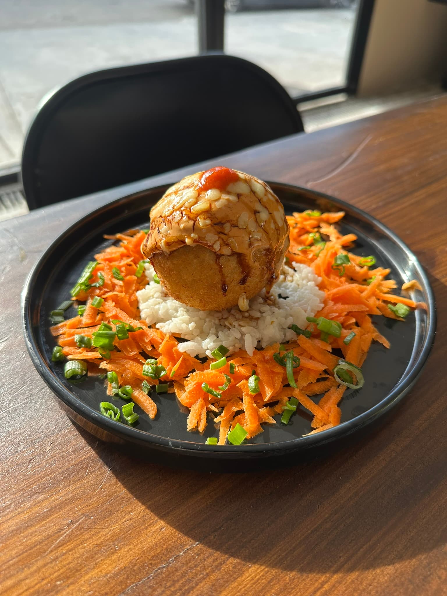 Bowls y platillos calientes de Aroll Sushi